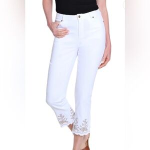 Slimsation embroidered hem with Fringe
5 pocket white jean